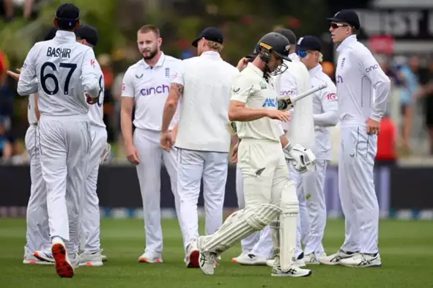 Honours Even in Hamilton as England and New Zealand Trade Blows