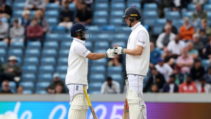 Duckett and Crawley Hold Firm as England Pursue Big Target vs India